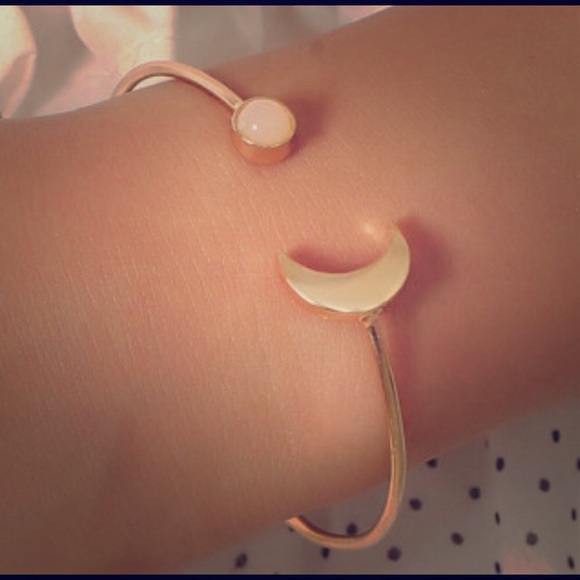 LunaMae Jewelry - !🌟ONLY 1 LEFT🌟!💛Gold Moon Galaxy Bangle💛